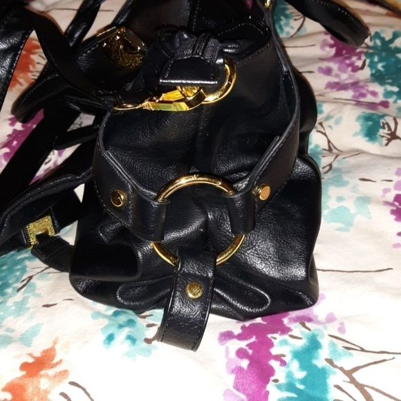 Large Black Purse w Gold Hardware & Strap - Picture 5 of 8